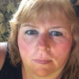 Meet your Posher, Lois